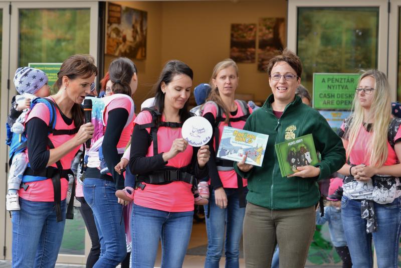 Nemzetközi Babahordozó hét megnyitó - Séta az Állatparkban