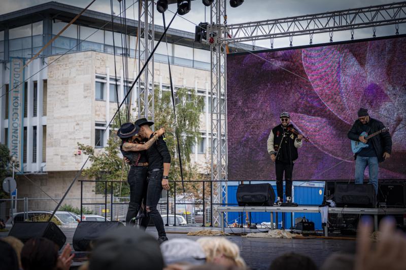 Tóth Gabi és  Fricska együttes a Tirpák Fesztiválon