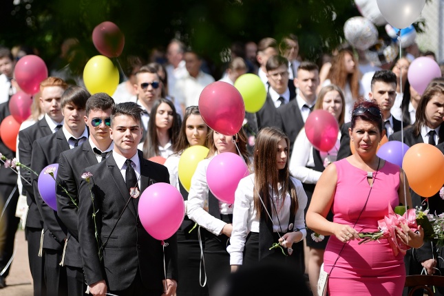 A Széchenyi Szakgimnázium végzőseinek búcsúja - fotó Trifonov Éva