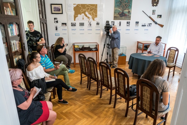 Jó bőr vagy! sajtótájékoztató a Kállay Gyűjteményben