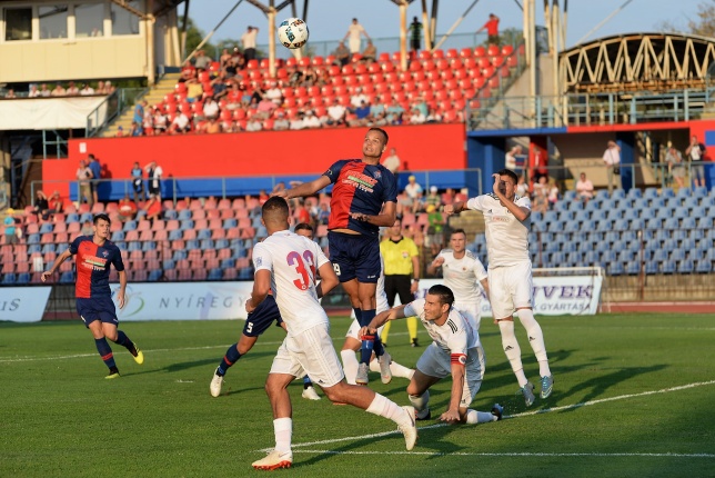 Szpari-Vasas labdarúgó mérkőzés - fotó Trifonov Éva