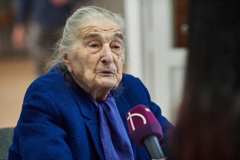 100. életévét betöltő szavazó, Ilona néni