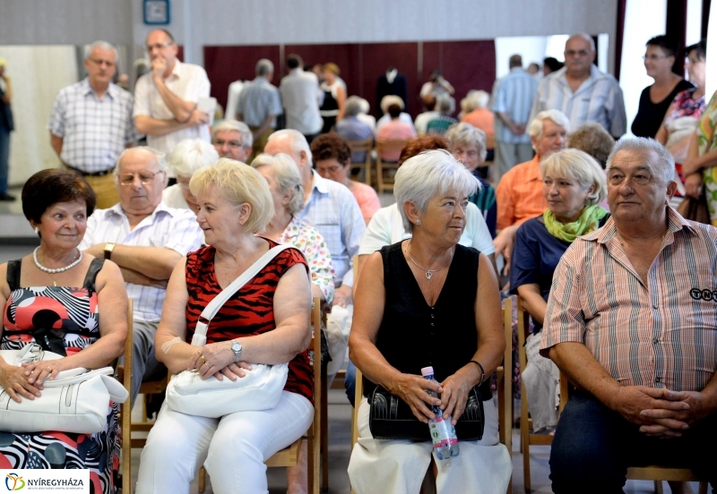 Utasellátó kiállítás a Vasutas Művelődésiházban