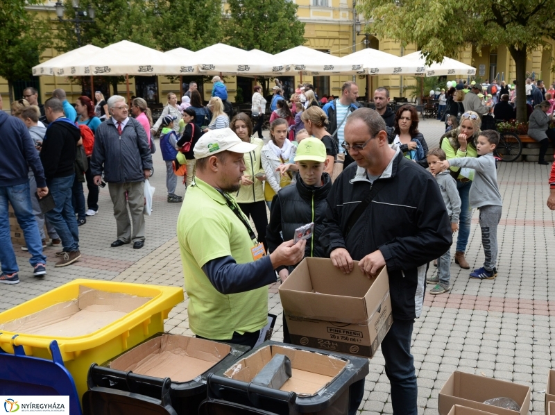 Szelektív Szombat a Kossuth téren 1