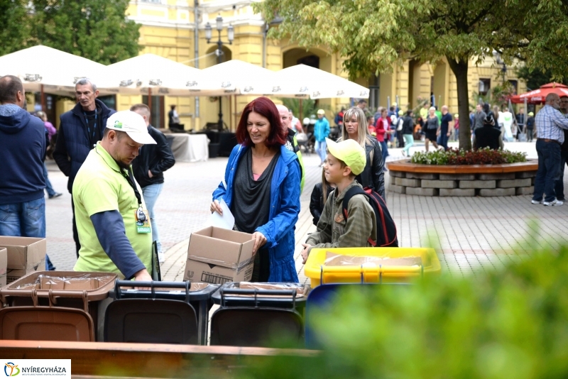 Szelektív Szombat a Kossuth téren 1