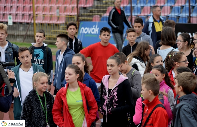 Diáksportnap a Városi Stadionban