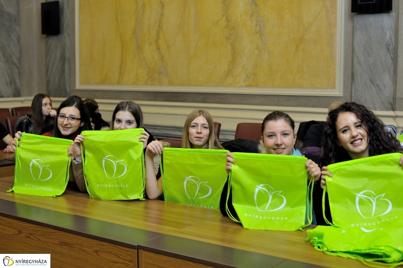 Külföldi diákok a Városházán - fotó Szarka Lajos