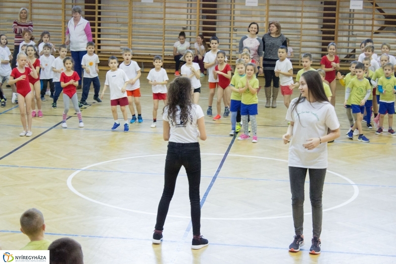 Sportos sorverseny a Bem iskolában - fotó Szarka Lajos