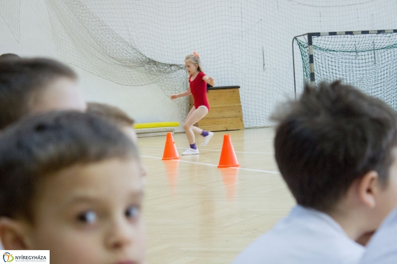 Sportos sorverseny a Bem iskolában - fotó Szarka Lajos