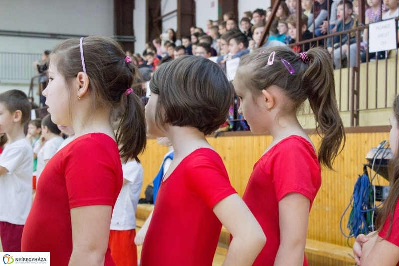 Sportos sorverseny a Bem iskolában - fotó Szarka Lajos