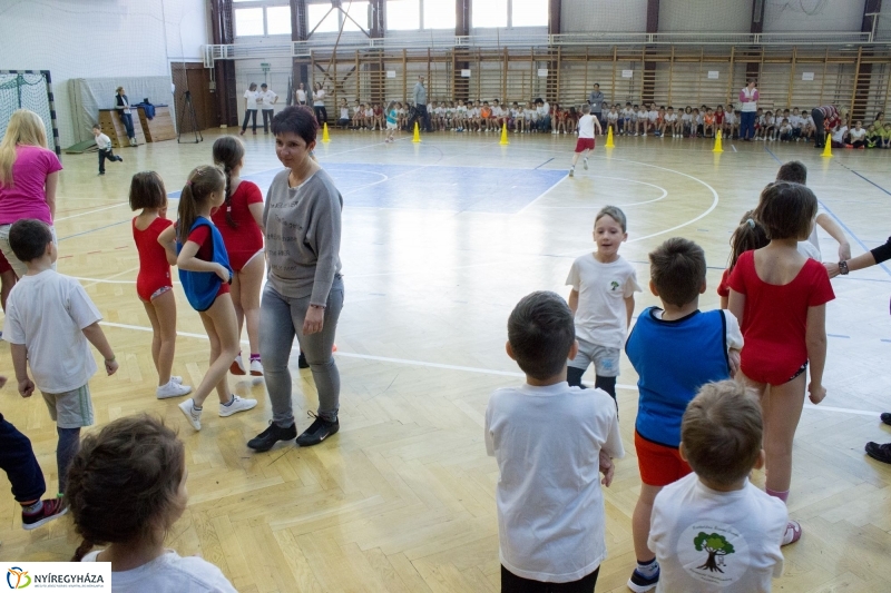 Sportos sorverseny a Bem iskolában - fotó Szarka Lajos