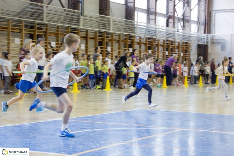 Sportos sorverseny a Bem iskolában - fotó Szarka Lajos