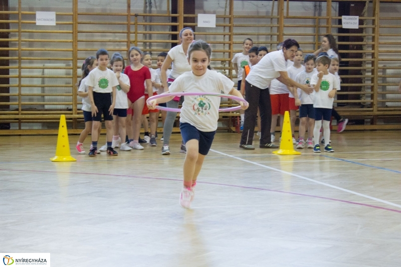 Sportos sorverseny a Bem iskolában - fotó Szarka Lajos