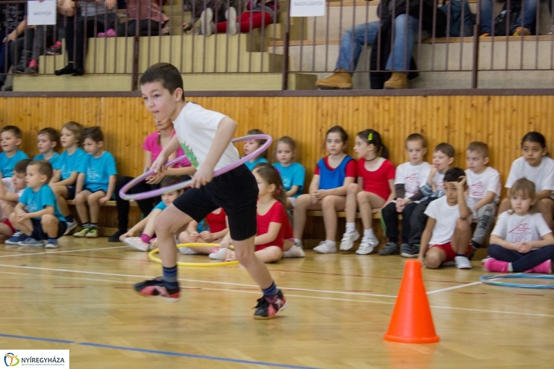 Sportos sorverseny a Bem iskolában - fotó Szarka Lajos