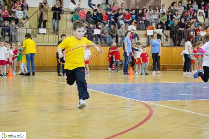 Sportos sorverseny a Bem iskolában - fotó Szarka Lajos