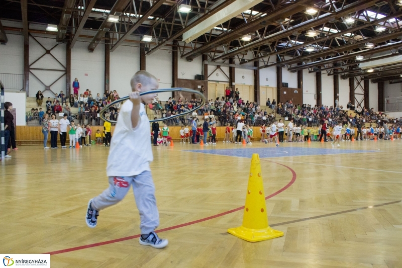 Sportos sorverseny a Bem iskolában - fotó Szarka Lajos