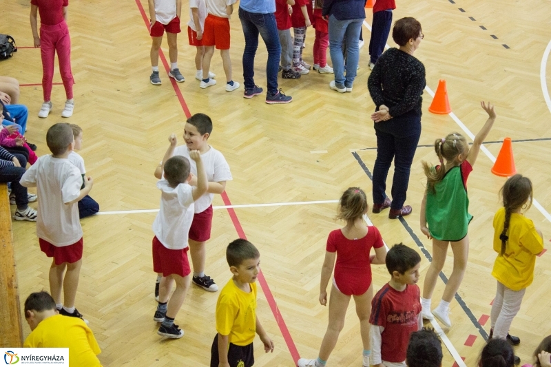 Sportos sorverseny a Bem iskolában - fotó Szarka Lajos