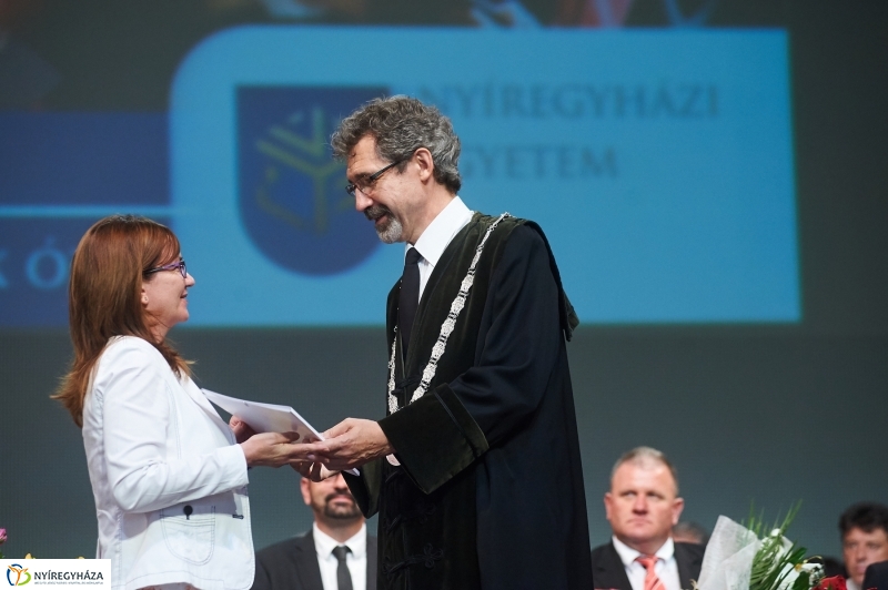 Diplomaosztó ünnepség az egyetemen I - fotó Szarka Lajos