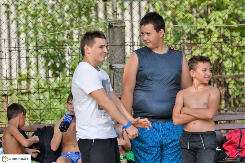 Strandbirkózás a Parkfürdő területén