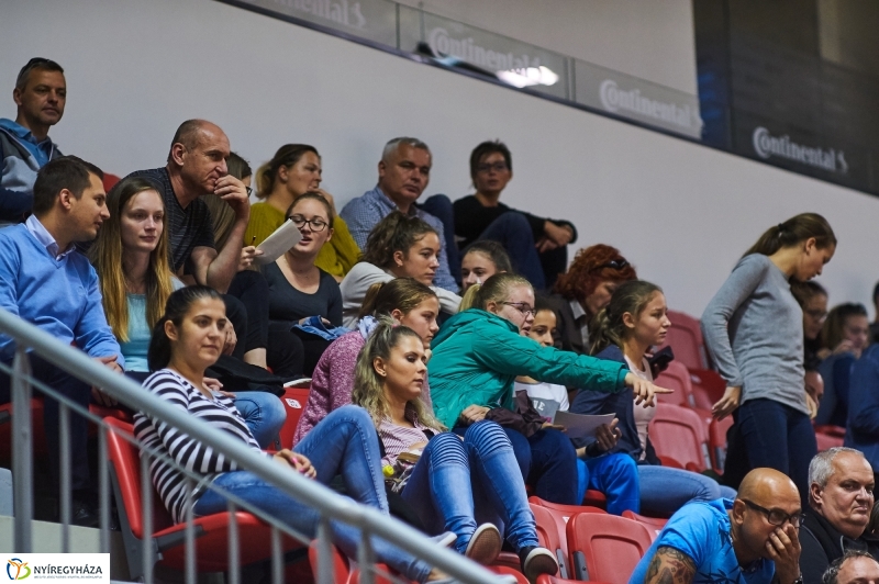 Fatum-Slavia női röplabda - fotó Szarka Lajos