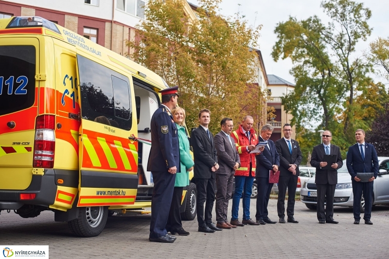 Új mentőautó átadás - fotó Szarka Lajos