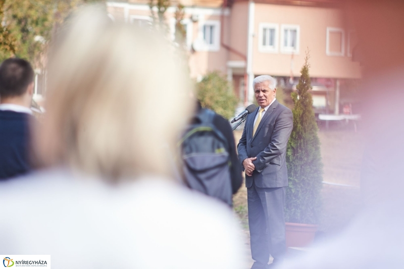 Parkolóház alapkőletétele a kórházban - fotó Szarka Lajos