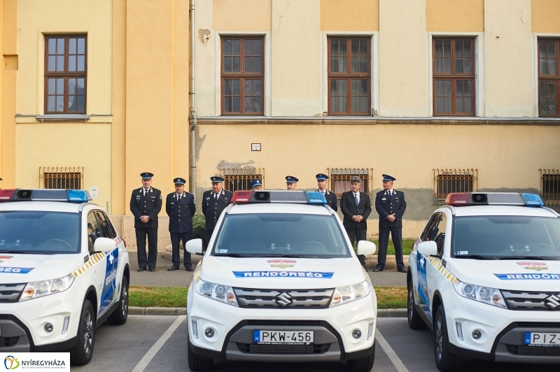 Új rendőrautók - fotó Szarka Lajos