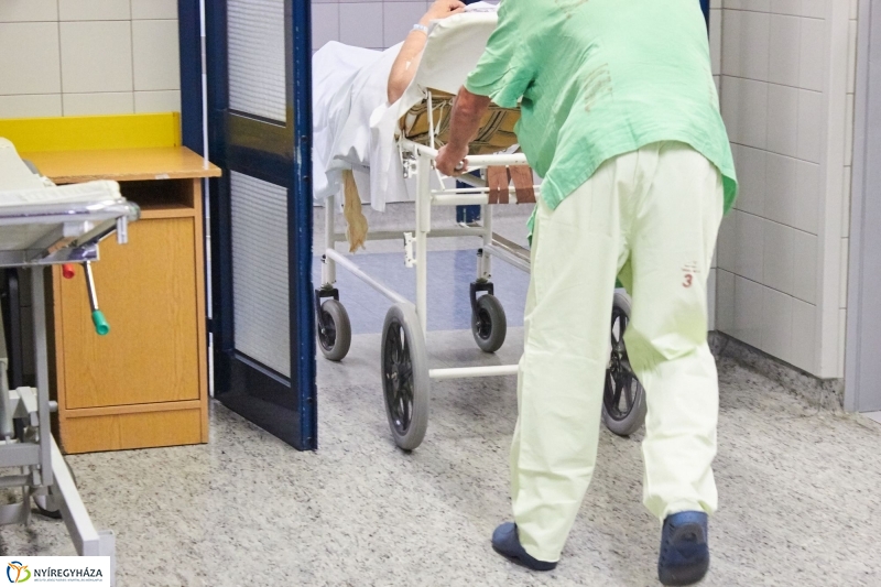 Új műtőasztal és röntgen a kórházban - fotó Szarka Lajos