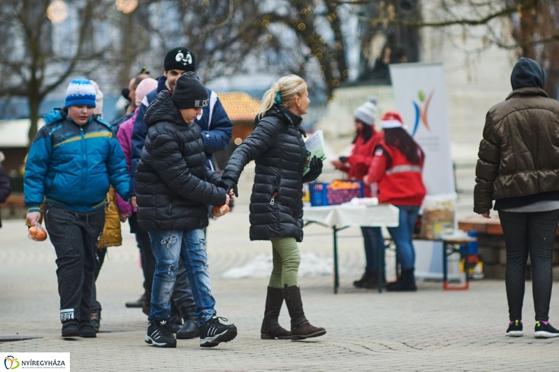 Vállalkozók Nyíregyházáért Egyesület adománya - fotó Szarka Lajos