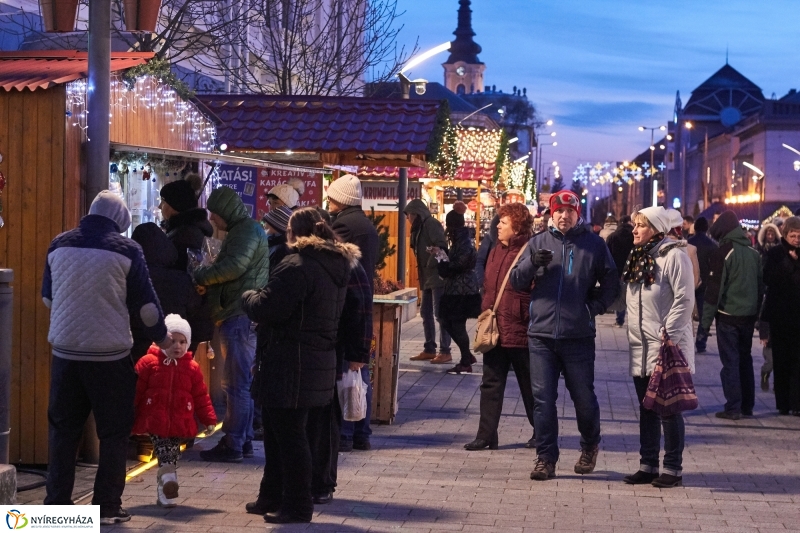 Advent remény gyertyája - fotó Szarka Lajos