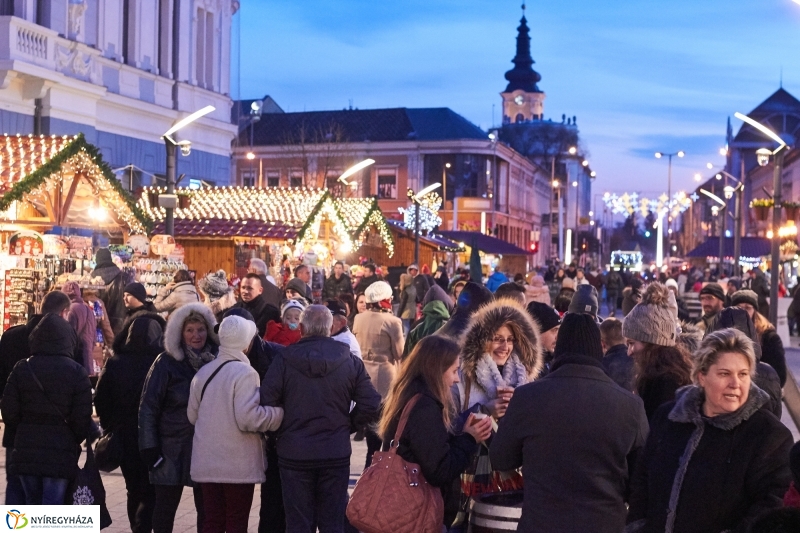 Advent remény gyertyája - fotó Szarka Lajos