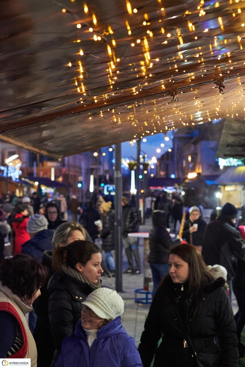 Advent remény gyertyája - fotó Szarka Lajos