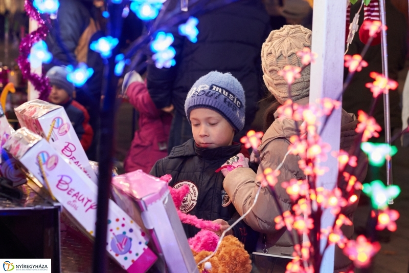 Advent remény gyertyája - fotó Szarka Lajos