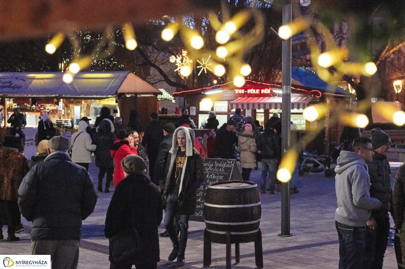 Advent remény gyertyája - fotó Szarka Lajos