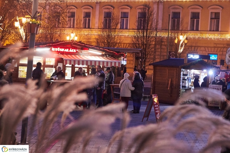 Advent remény gyertyája - fotó Szarka Lajos