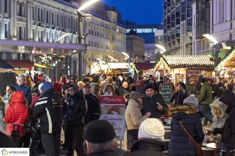 Advent remény gyertyája - fotó Szarka Lajos