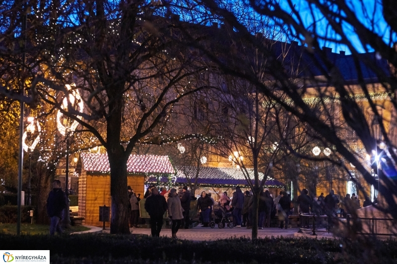 Advent remény gyertyája - fotó Szarka Lajos