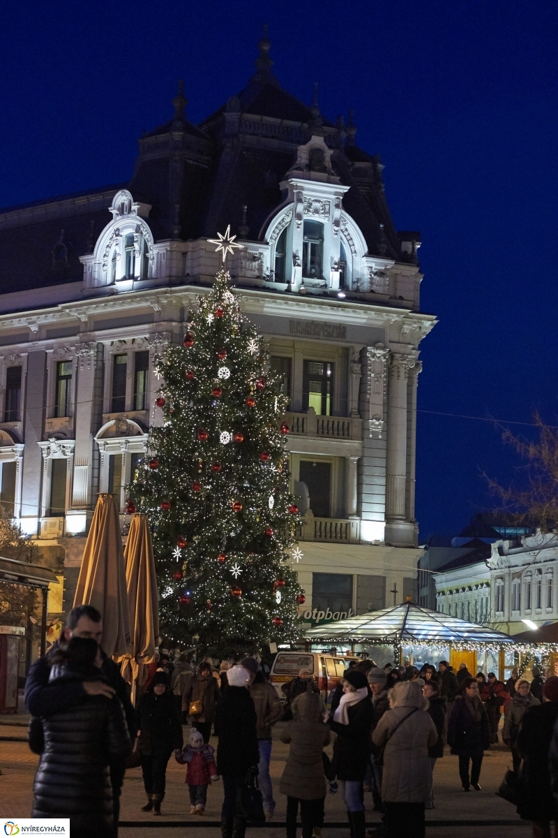 Advent remény gyertyája - fotó Szarka Lajos