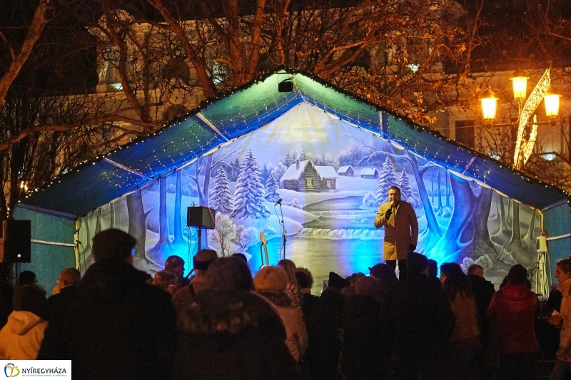 Advent remény gyertyája - fotó Szarka Lajos