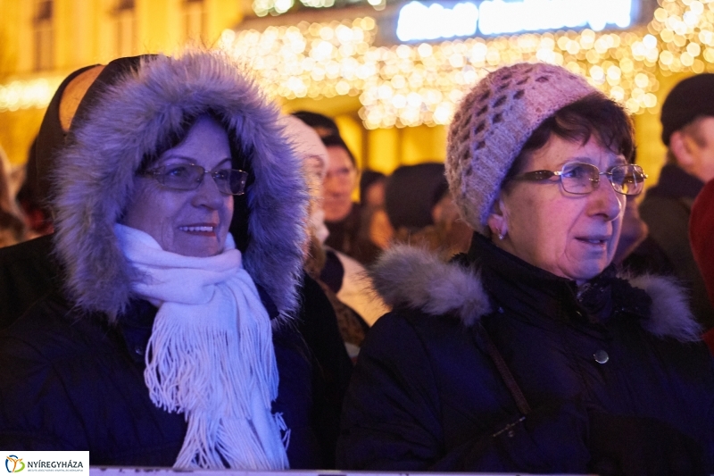 Advent remény gyertyája - fotó Szarka Lajos