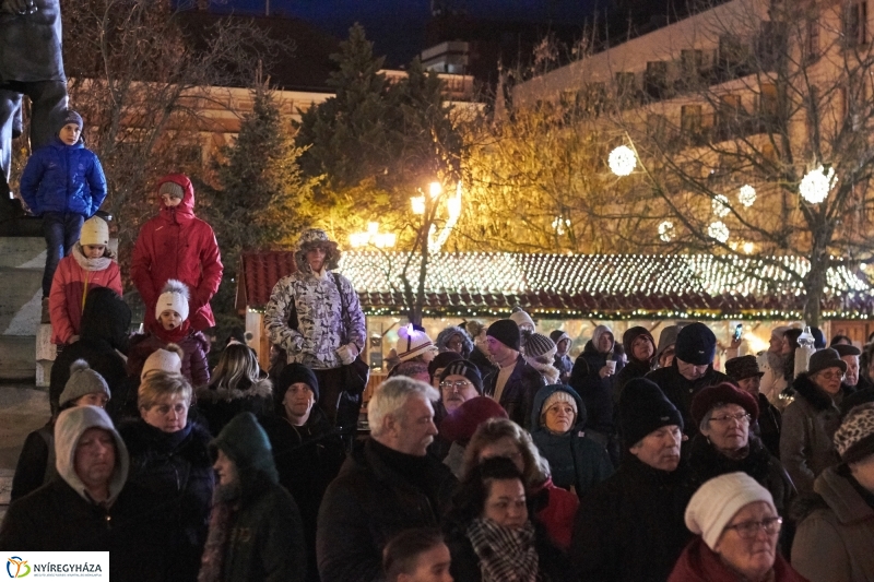 Advent remény gyertyája - fotó Szarka Lajos