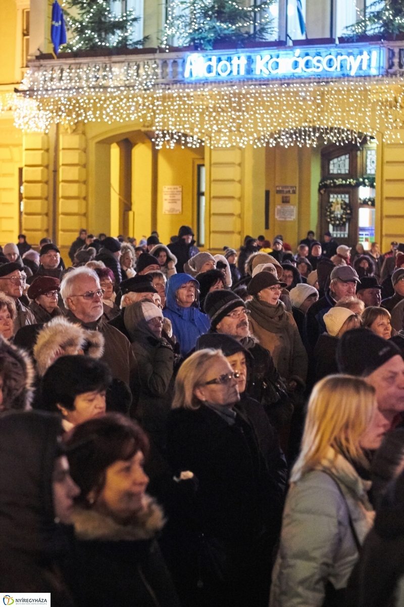 Advent remény gyertyája - fotó Szarka Lajos