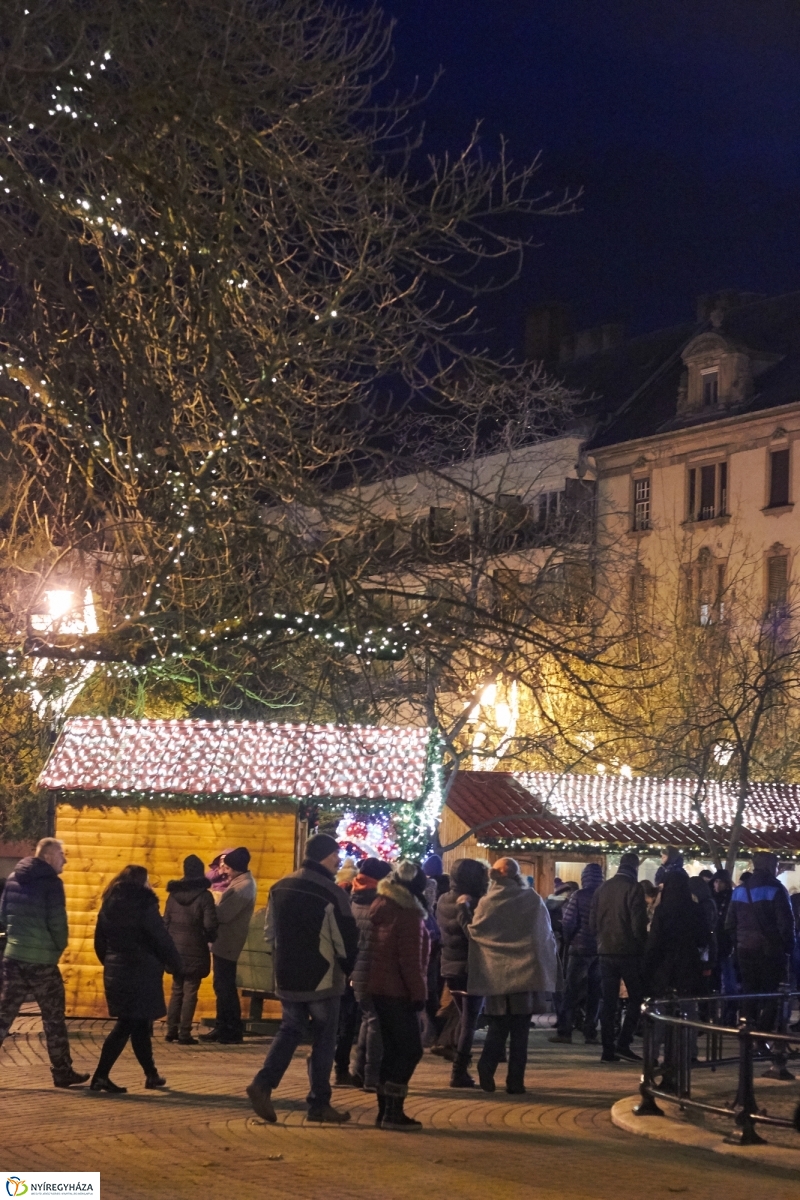 Advent remény gyertyája - fotó Szarka Lajos