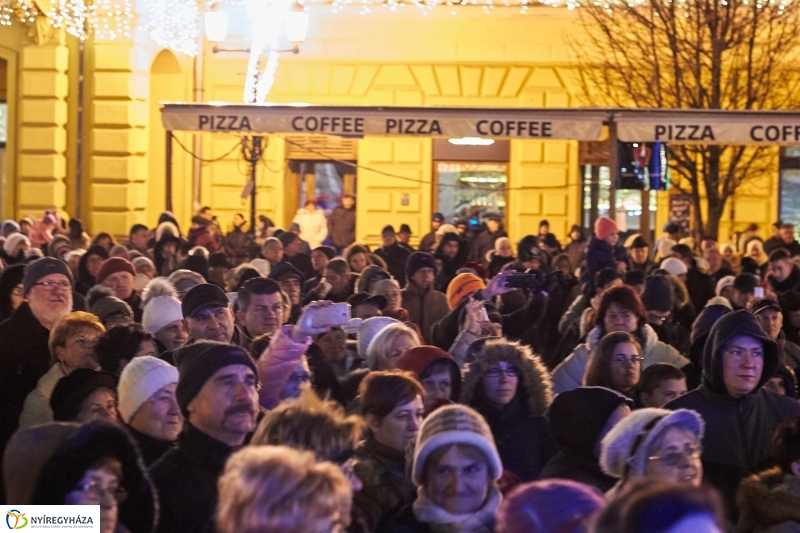 Advent remény gyertyája - fotó Szarka Lajos