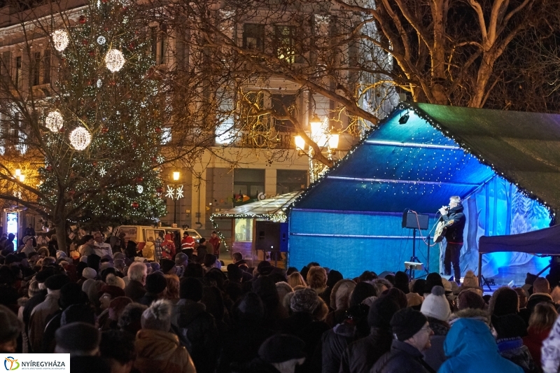 Advent remény gyertyája - fotó Szarka Lajos