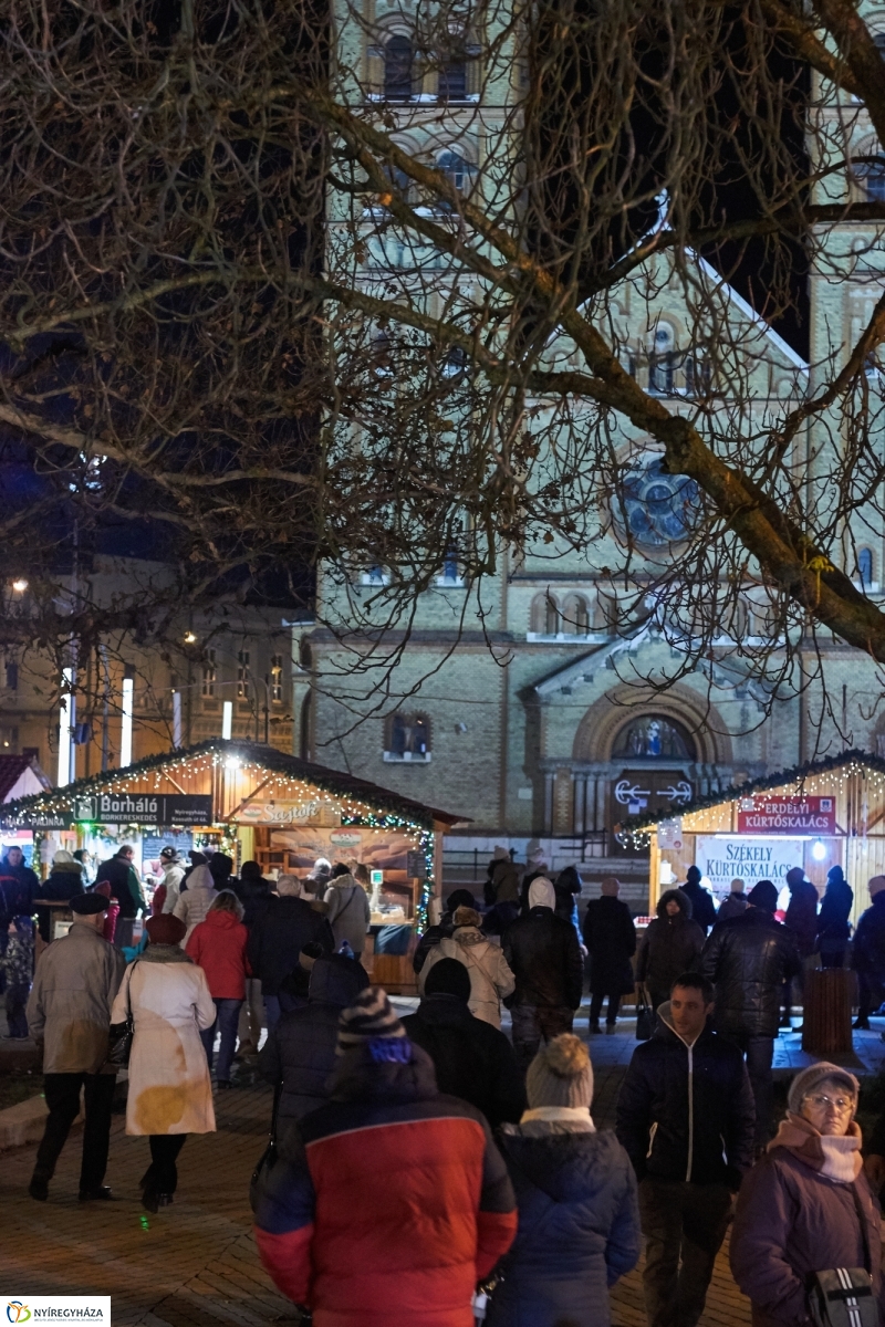 Advent remény gyertyája - fotó Szarka Lajos