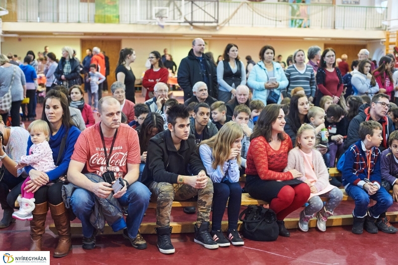 Adventi forgatag Nyírszőlősön - fotó Szarka Lajos