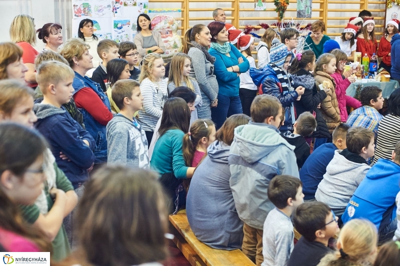 Adventi forgatag Nyírszőlősön - fotó Szarka Lajos