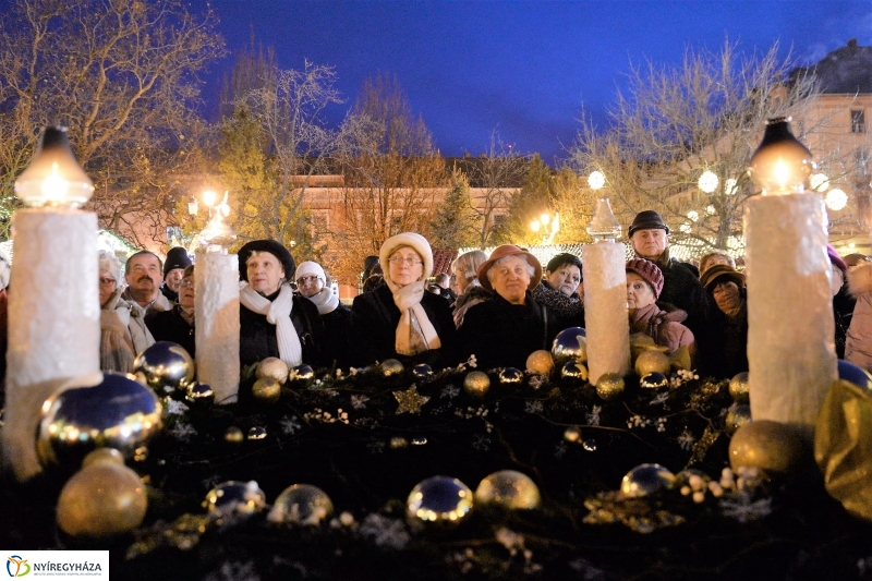 Advent harmadik vasárnapja a Kossuth téren - fotó Trifonov Éva