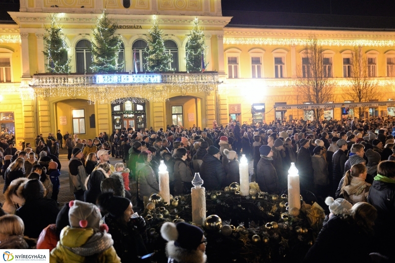 Advent harmadik vasárnapja a Kossuth téren - fotó Trifonov Éva